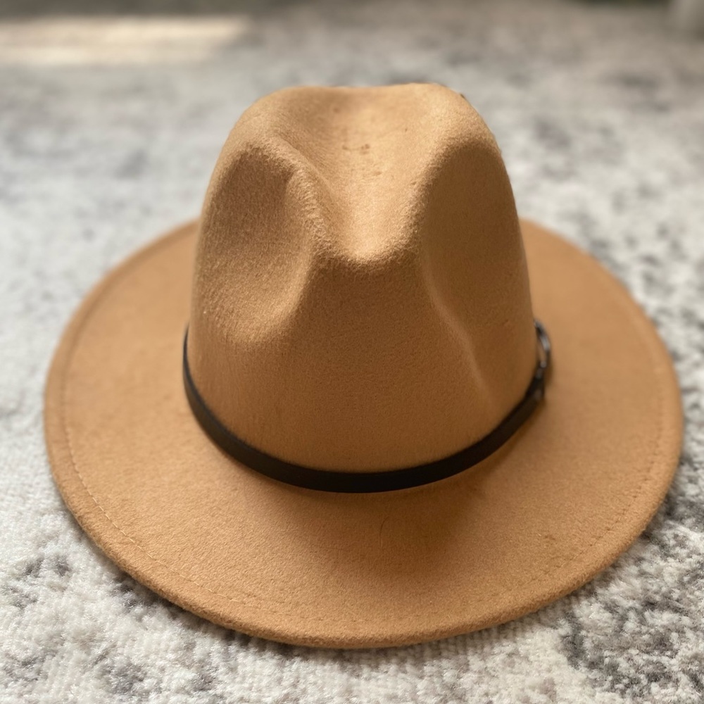 ❤️‍🩹SOLD❤️‍🩹 Tan Fedora Hat